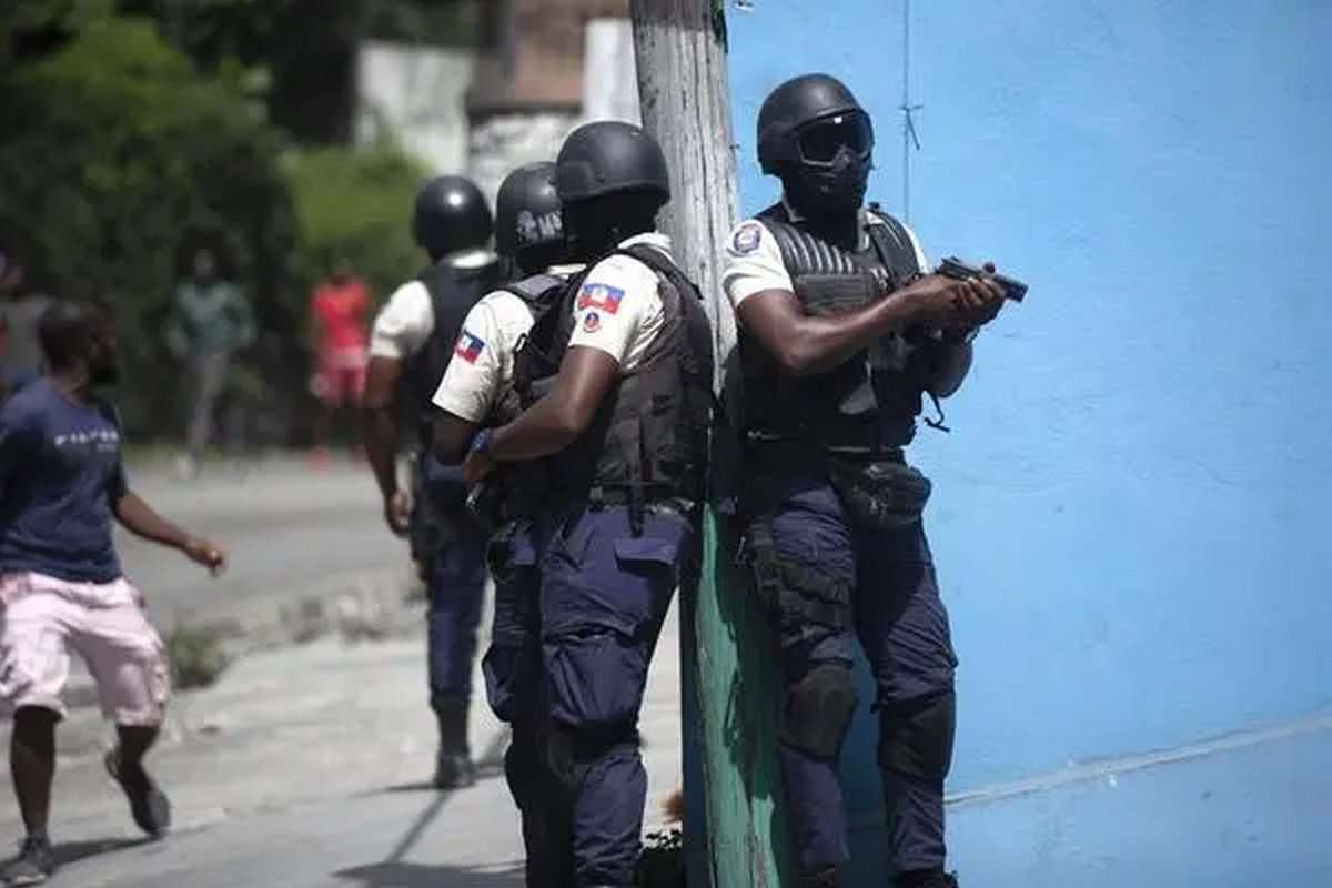 Deux trafiquants d’armes  arrêtés par la PNH à Jacmel