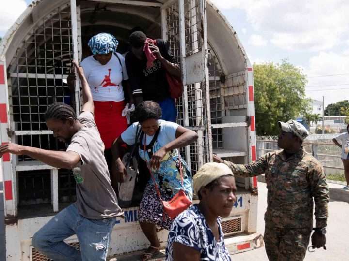 Plus de 41,000 Haïtiens retournés en Haïti en 20 jours sous la présidence d’Abinader